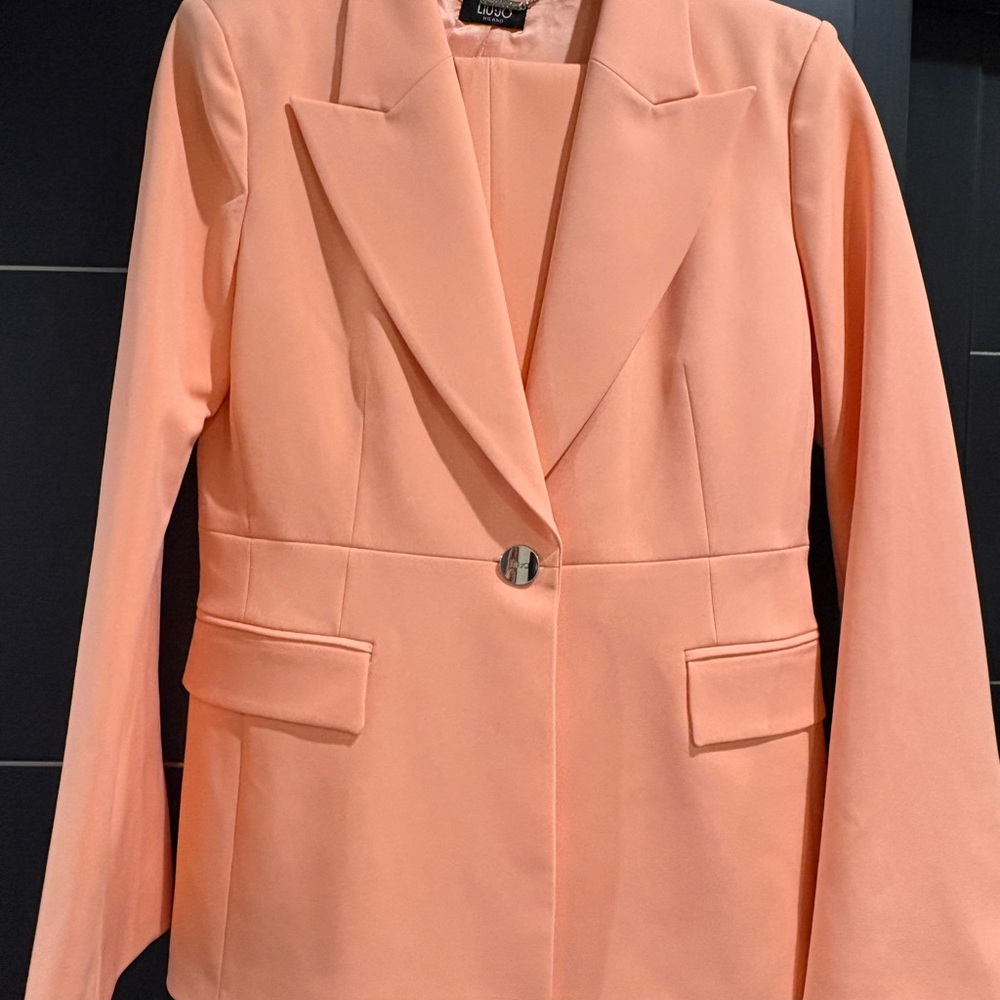 Peach Blazer Jacket & matching pants by LIU JO